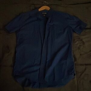 Hot topic men’a small blue button up